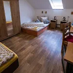 Pod Kaplickou Vendégház *